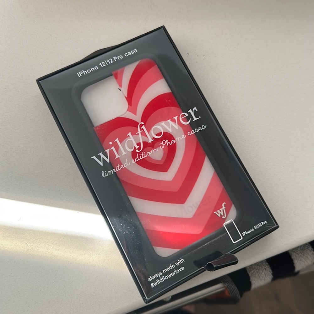 iphone 12 pro powerpuff hearts case